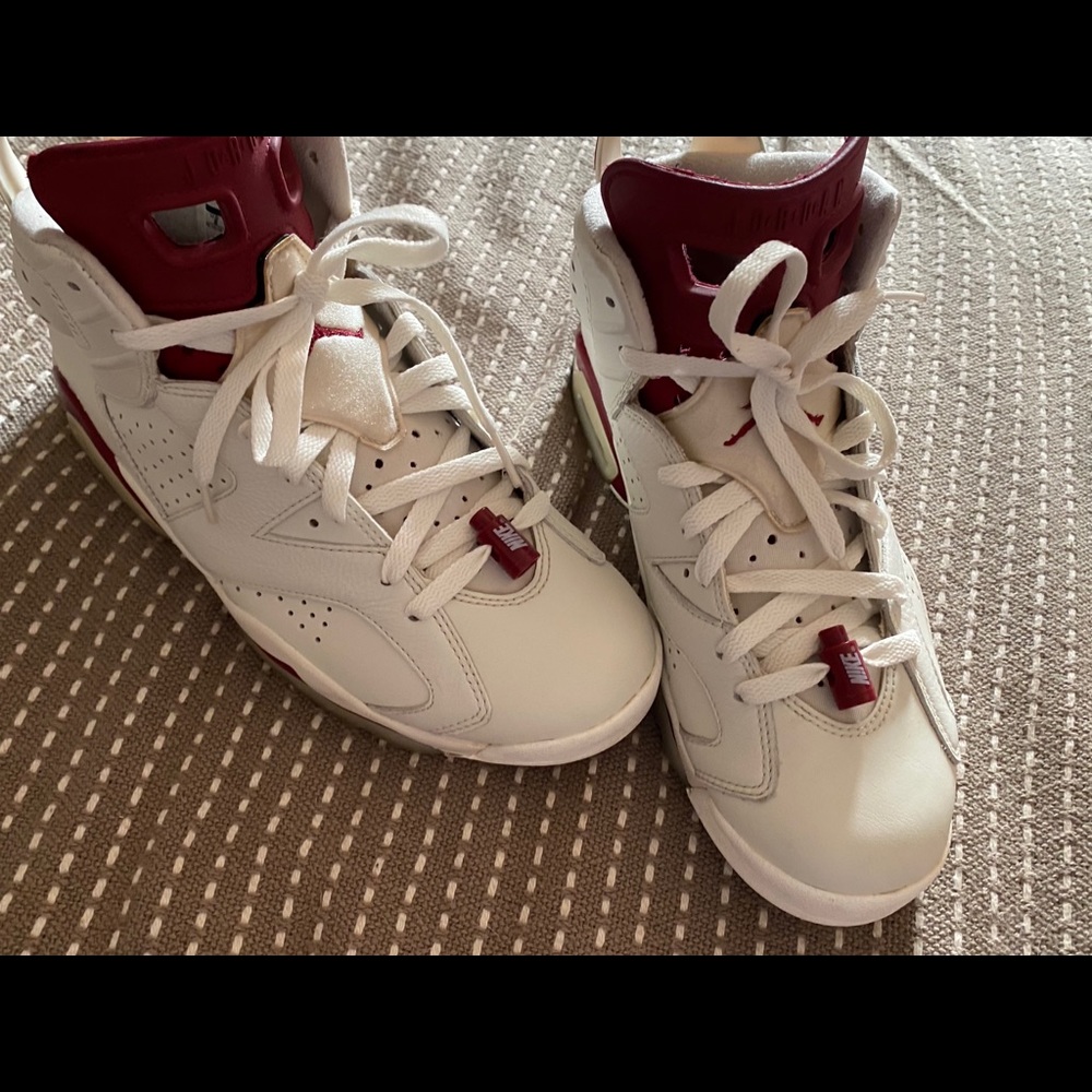 Jordan retro “maroon” 6s